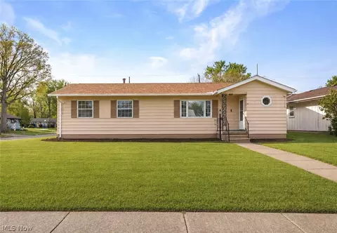 2456 Jackson St, Lorain, OH 44052