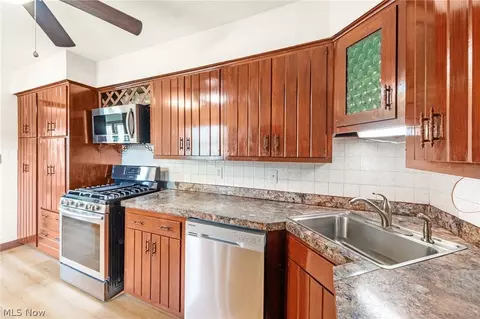Kitchen - 2456 Jackson St, Lorain, OH 44052 photo 2 of 4