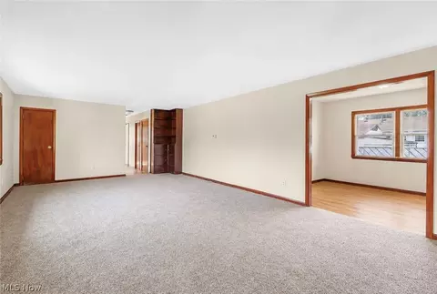 Living - 2456 Jackson St, Lorain, OH 44052 photo 1 of 5
