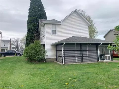 506 W Plain St, Minerva, OH 44657 photo 8