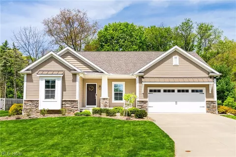 3693 Stratavon St NW, North Canton, OH 44720