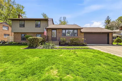 66 Keewaydin Dr, Timberlake, OH 44095