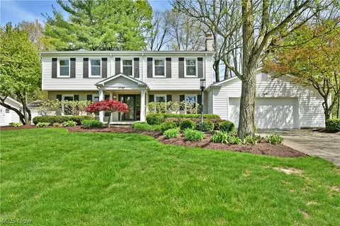 5797 Sampson Dr, Girard, OH 44420