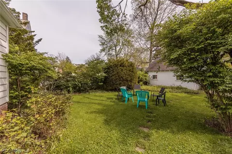 Exterior - 142 E Bridge St, Berea, OH 44017 photo 7 of 9
