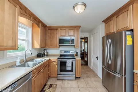 Kitchen - 142 E Bridge St, Berea, OH 44017 photo 7 of 7
