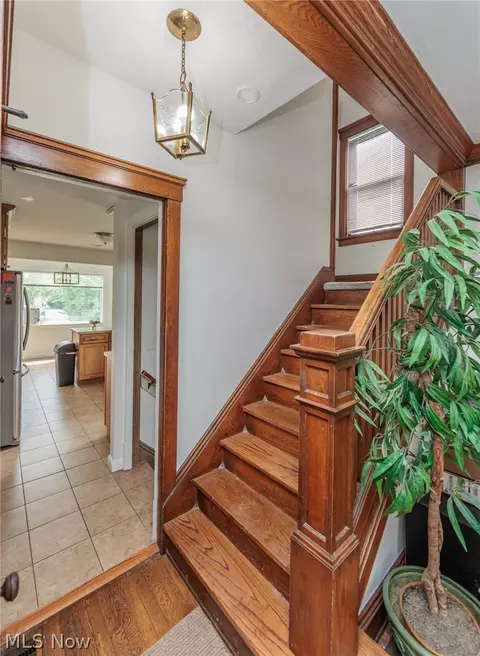 Entry Way - 142 E Bridge St, Berea, OH 44017 photo 2 of 4