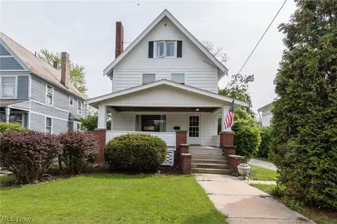 142 E Bridge St, Berea, OH 44017