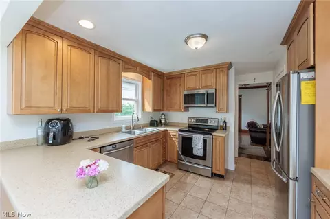 Kitchen - 142 E Bridge St, Berea, OH 44017 photo 3 of 7
