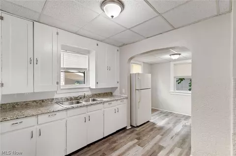 Entry Way - 626 E Wilbeth Rd, Akron, OH 44306 photo 1 of 4