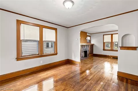 Living - 626 E Wilbeth Rd, Akron, OH 44306 photo 3 of 5