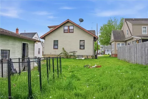Exterior - 83 Como St, Struthers, OH 44471 photo 4 of 4