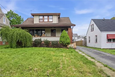 83 Como St, Struthers, OH 44471