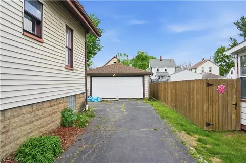 Exterior - 83 Como St, Struthers, OH 44471 photo 2 of 4