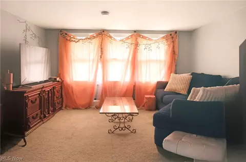 Living - 83 Como St, Struthers, OH 44471 photo 1 of 1