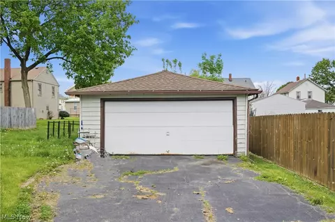 Exterior - 83 Como St, Struthers, OH 44471 photo 3 of 4