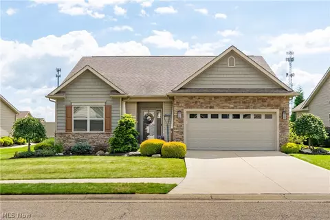 9684 Emerald Bluff Cir NW, Canal Fulton, OH 44614