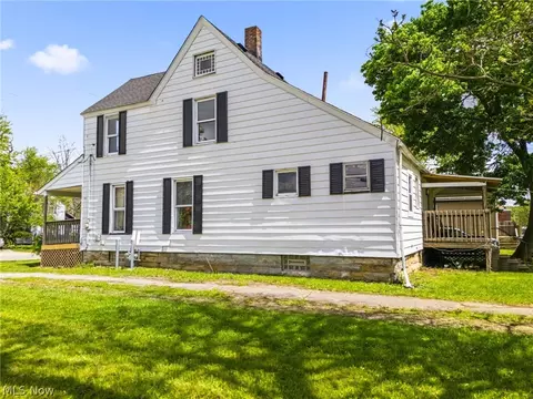 Exterior - 340 Lowell St, Elyria, OH 44035 photo 8 of 8