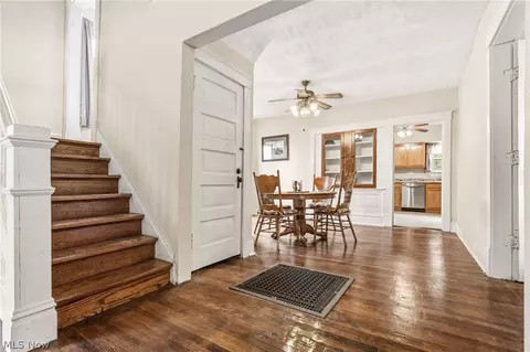 Entry Way - 340 Lowell St, Elyria, OH 44035 photo 3 of 3