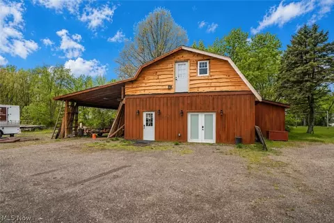 8178 Navarre Rd SW, Massillon, OH 44646
