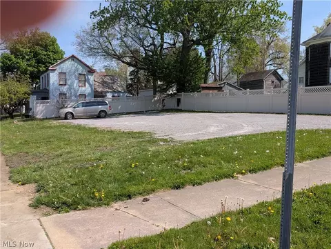 3 Rd St, Salem, OH 44460 photo 2