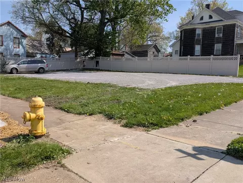 3 Rd St, Salem, OH 44460