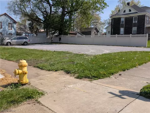 3 Rd St, Salem, OH 44460