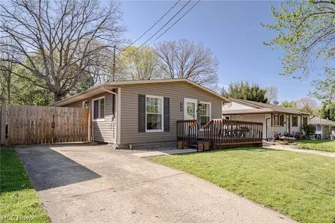 999 Morningview Ave, Akron, OH 44305