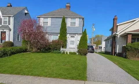 367 E 211th St, Euclid, OH 44123
