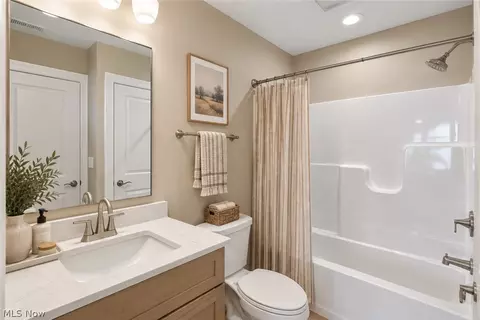 Bath - 7157 Concordia Dr, Independence, OH 44131 photo 4 of 4