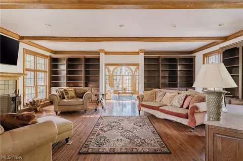 Living - 1325 Bunker Hill Rd, Ashtabula, OH 44004 photo 4 of 4