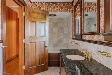 Bath - 1325 Bunker Hill Rd, Ashtabula, OH 44004 photo 1 of 4