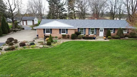 7470 Gayview St, Louisville, OH 44641