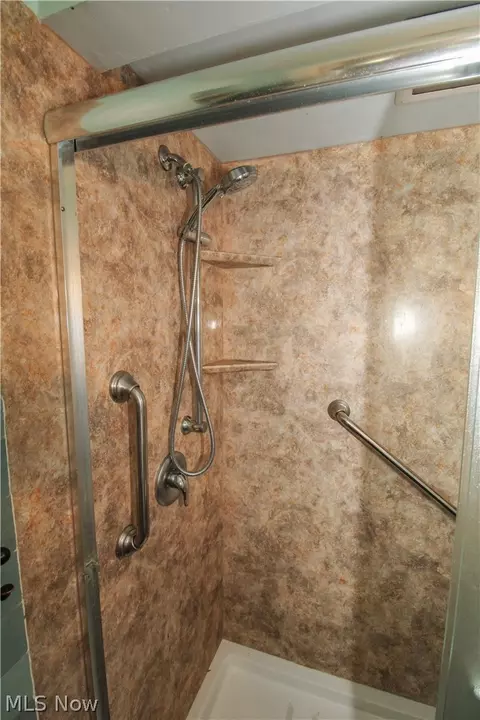 Bath - 4040 Broadway, Lorain, OH 44052 photo 4 of 4