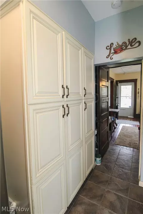 Entry Way - 4040 Broadway, Lorain, OH 44052 photo 4 of 6