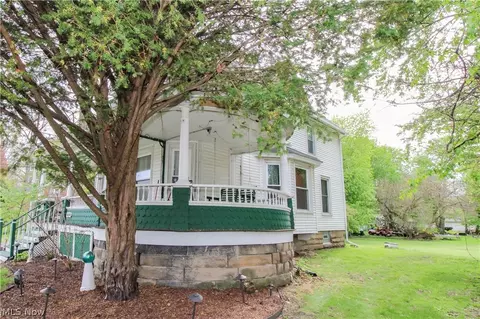 Exterior - 4040 Broadway, Lorain, OH 44052 photo 2 of 11