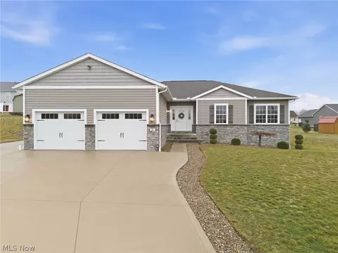 31 Shannon Dr, Apple Creek, OH 44606