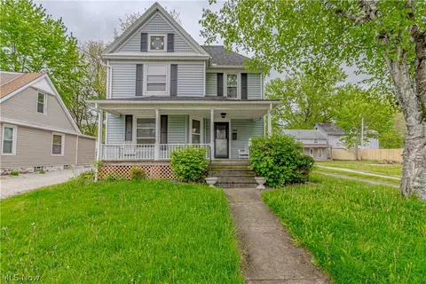 389 High St, Wadsworth, OH 44281