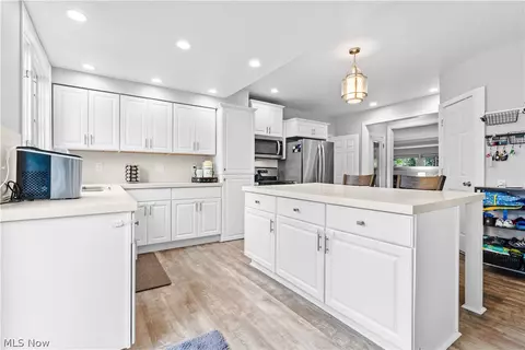 Kitchen - 2136 E Sprague Rd, Broadview Heights, OH 44147 photo 3 of 3