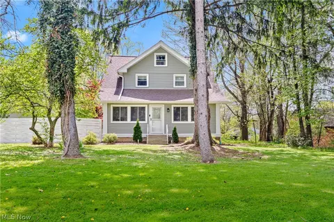 Exterior - 2136 E Sprague Rd, Broadview Heights, OH 44147 photo 2 of 11