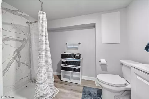 Bath - 2136 E Sprague Rd, Broadview Heights, OH 44147 photo 5 of 7