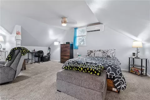 Bedroom - 2136 E Sprague Rd, Broadview Heights, OH 44147 photo 7 of 7