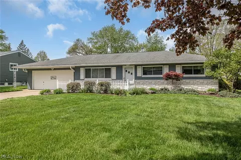 13366 Richards Dr, Strongsville, OH 44149