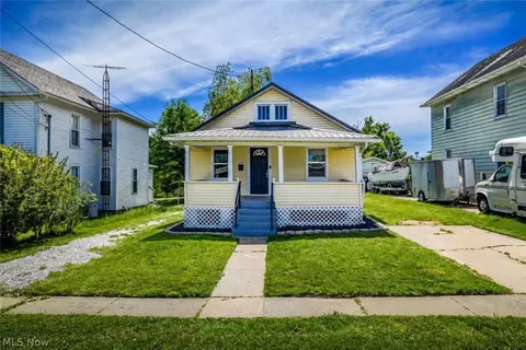 2906 6th Ave, Parkersburg, WV 26101