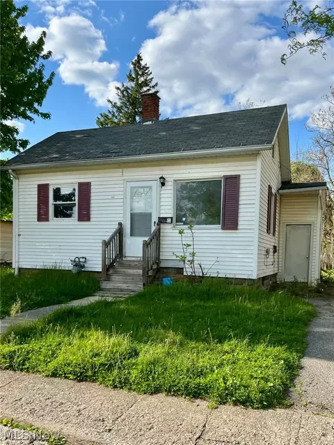 429 14th St, Elyria, OH 44035
