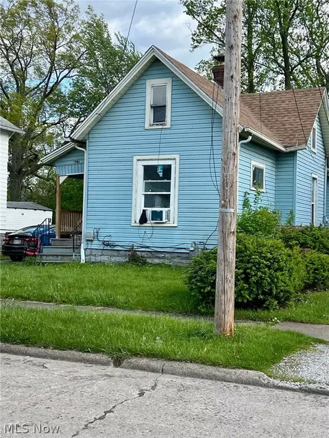 627 W 24th St, Lorain, OH 44052