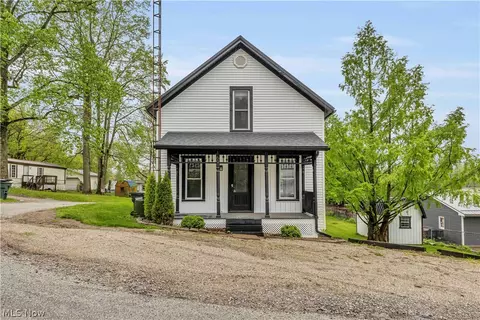 169 Monroe St, Fredericksburg, OH 44627