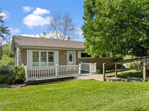 267 Kings Dr, Steubenville, OH 43952