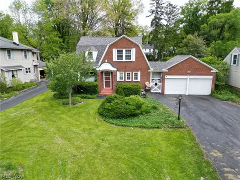7121 N Lima Rd, Poland, OH 44514