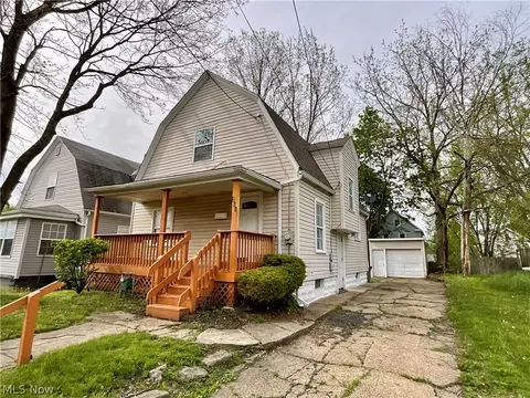 261 Russell Ave, Akron, OH 44311