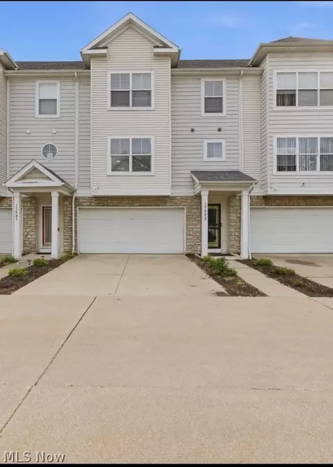 17583 Wildwood Ln, Cleveland, OH 44119